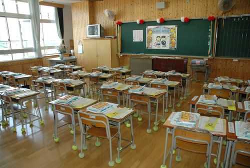 小学教室简单的图片（小学教室图片大全简单）-图3