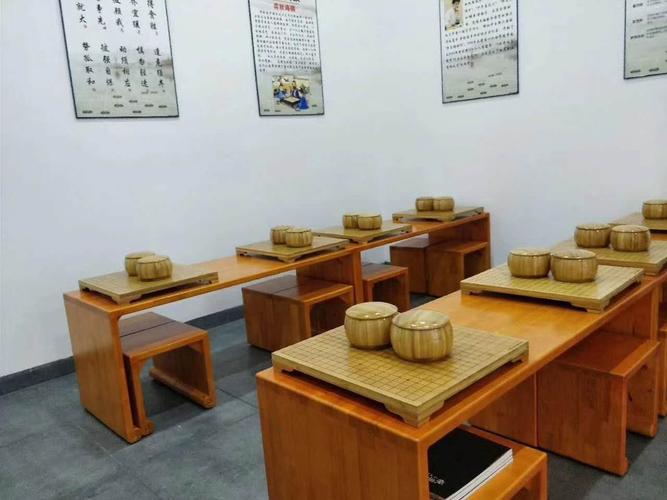 围棋教室桌椅图片（围棋课桌椅）-图1