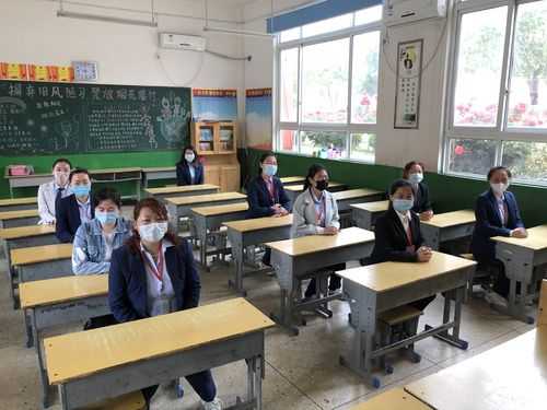 学校上课教室图片大全（学校教室学生上课图片）-图2