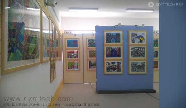 画展怎么装饰教室（画展怎么装饰教室好看）-图1