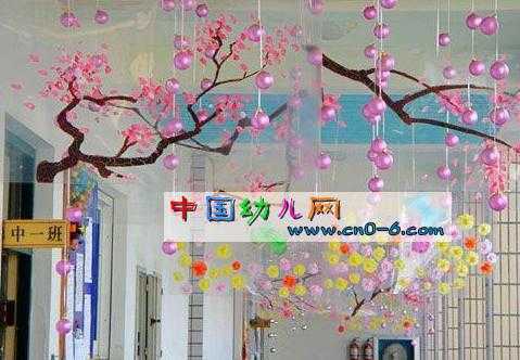 教室布置桃花（教室布置花朵）-图1