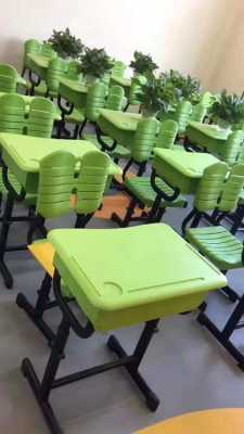 学校教室桌椅（学校教室桌椅需要桌布,我可以在网上求捐赠）-图2